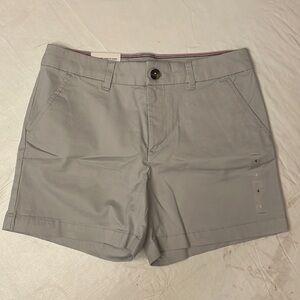 Tommy Hilfiger shorts. NWT. Size 4. Grey